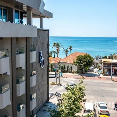 מלון Bueyuek (adults Only) 4*
